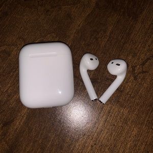 APPLE AIRPODS